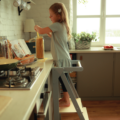 Foldable learning kitchen tower Natural